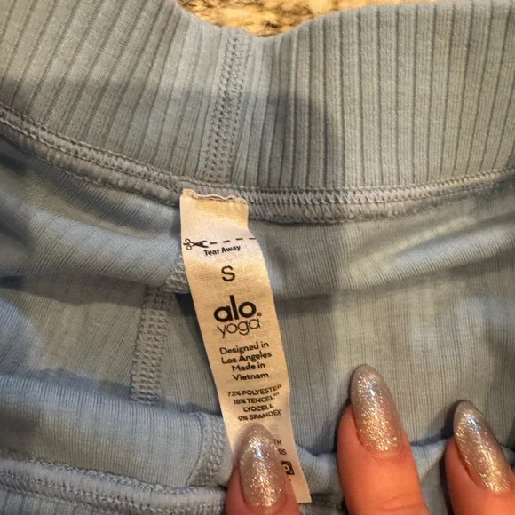 NWHT ALO YOGA SOLD OUT DENIM KNIT LEGGINGS - Picture 4 of 4